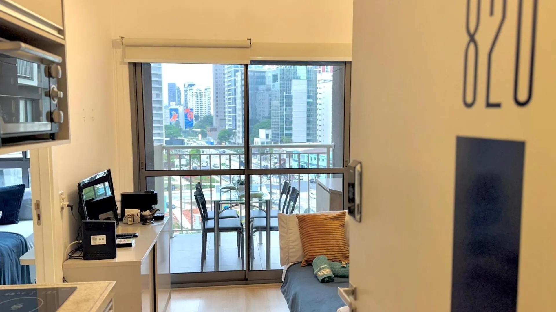 820 - Rentaqui Apartamento Itaim Bibi Premium Sao Paulo Apartment